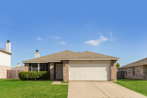 1413 Erin Dr, Burleson, TX, 76028-8607 | Card Image