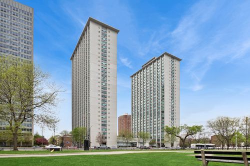 523-3600 N Lake Shore Dr, Chicago, IL, 60613-4603 | Card Image