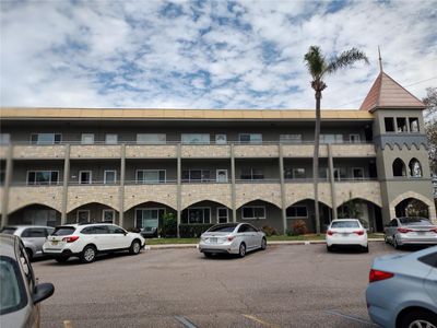 26 - 2462 Brazilia Drive, Condo with 2 bedrooms, 2 bathrooms and null parking in Clearwater FL | Image 1