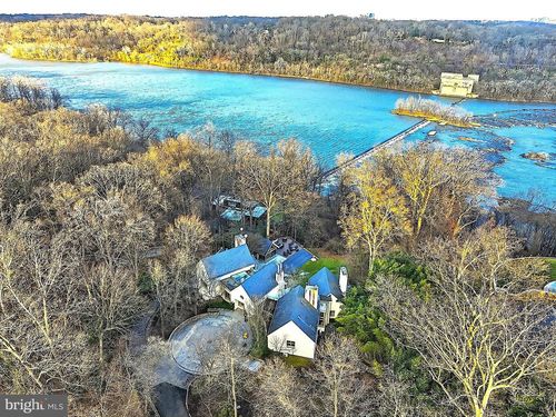 1100 Crest Ln, MCLEAN, VA, 22101-1815 | Card Image