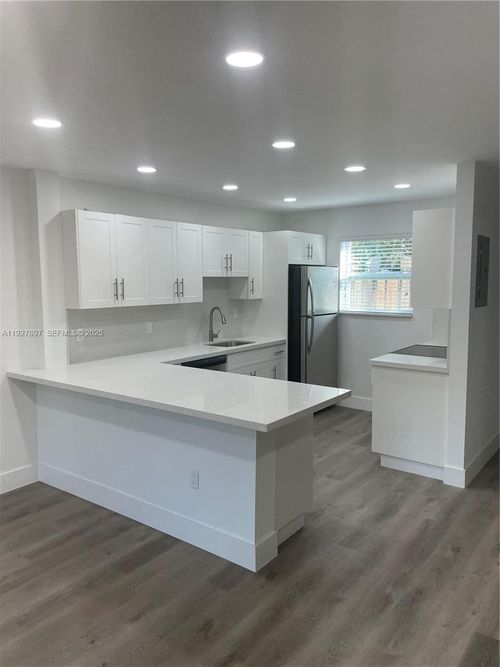 8427-8427 Sw 137th Ave, Miami, FL, 33183-4074 | Card Image