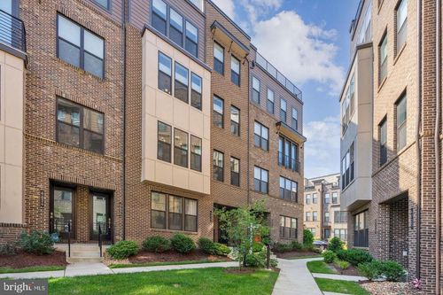 704-4640 Charger Pl, CHANTILLY, VA, 20151-2136 | Card Image