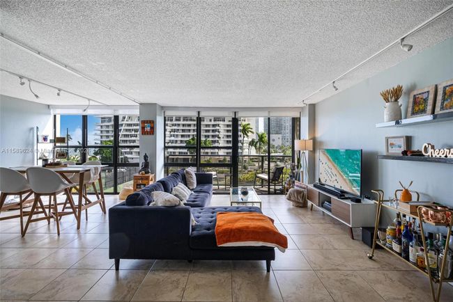 311 - 600 Ne 36th St, Condo with 2 bedrooms, 1 bathrooms and null parking in Miami FL | Image 1