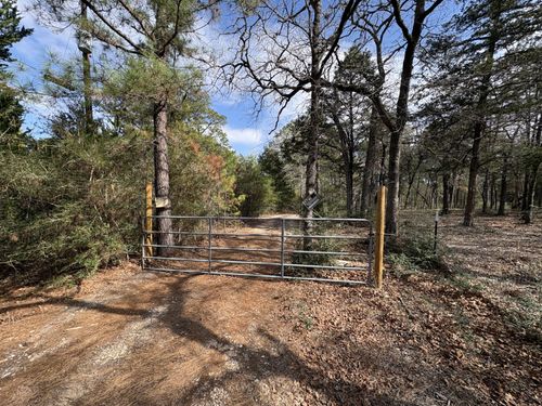 217 Kestrel Ln, Red Rock, TX, 78662-4581 | Card Image