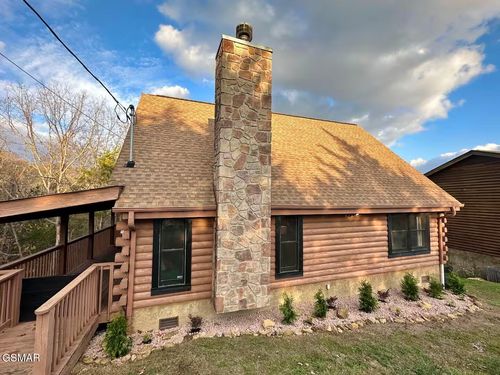2221 Eagle Feather Dr, Sevierville, TN, 37876-1459 | Card Image