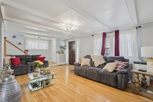 30 Ferdinand Pl, New Rochelle, NY, 10801-2509 | Card Image