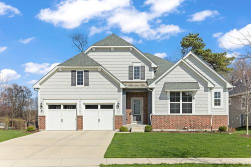 51 Somerset Cir, Wheaton, IL, 60189-5807 | Card Image