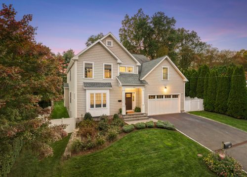 109 Jeniford Rd, Fairfield, CT, 06824-4026 | Card Image