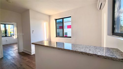 12-337 Sw 5th Ave, Miami, FL, 33130-1373 | Card Image