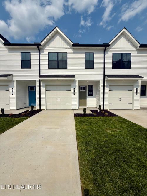 8848 Chapman Trace Way, Knoxville, TN, 37920-2892 | Card Image