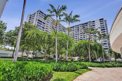 213-500 Three Islands Blvd, Hallandale Beach, FL, 33009-2887 | Card Image