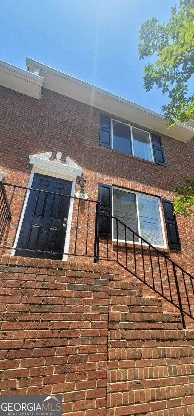 3284 Highpoint Ct, Home with 2 bedrooms, 2 bathrooms and 9 parking in Snellville GA | Image 5