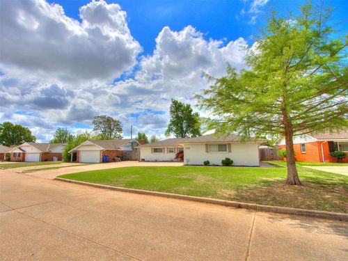 2720 Chaucer Dr, Oklahoma City, OK, 73120-2707 | Card Image