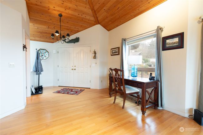 Spacious entry with double doors and desk area | Image 26