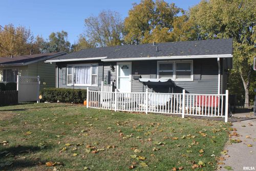 2122 Cody St, Bettendorf, IA, 52722-4422 | Card Image