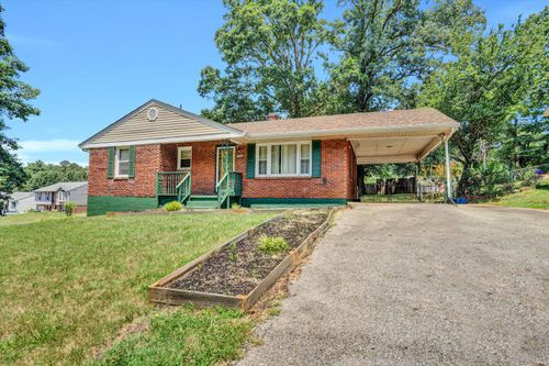 5141 Youngwood Dr Nw, Roanoke, VA, 24017-2045 | Card Image