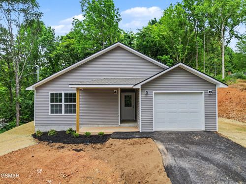 410 Day Springs Rd, Pigeon Forge, TN, 37863-3609 | Card Image