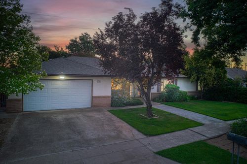 7343 N 4th St, Fresno, CA, 93720-3210 | Card Image