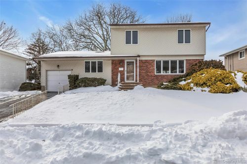 68 Beaumont Dr, Plainview, NY, 11803-2514 | Card Image