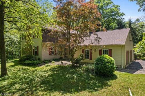 64 Hogback Rd, Pittstown, NJ, 08867-4036 | Card Image