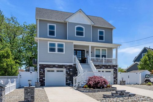 13 Lagoon Dr E, Toms River, NJ, 08753-2570 | Card Image