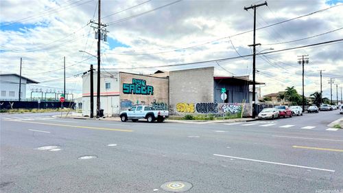 194 Kalihi St, Honolulu, HI, 96819-3921 | Card Image