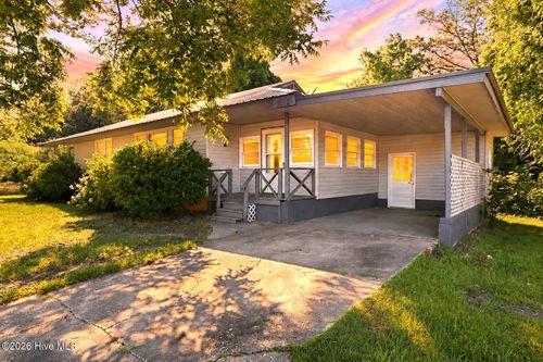 1002 River St, Jacksonville, NC, 28540-5703 | Card Image