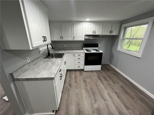 673 Milton Tpke, Highland, NY, 12528-5227 | Card Image