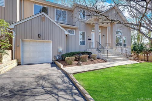 26 Stone Gate Court, Smithtown, NY, 11787 | Card Image