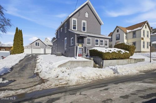 40 2nd St, Amsterdam, NY, 12010-2716 | Card Image