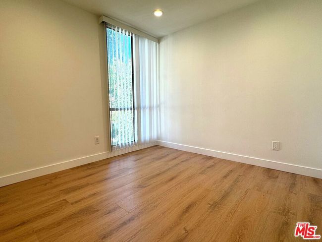 237 - 8601 International Ave, Condo with 2 bedrooms, 1 bathrooms and 1 parking in Canoga Park CA | Image 9