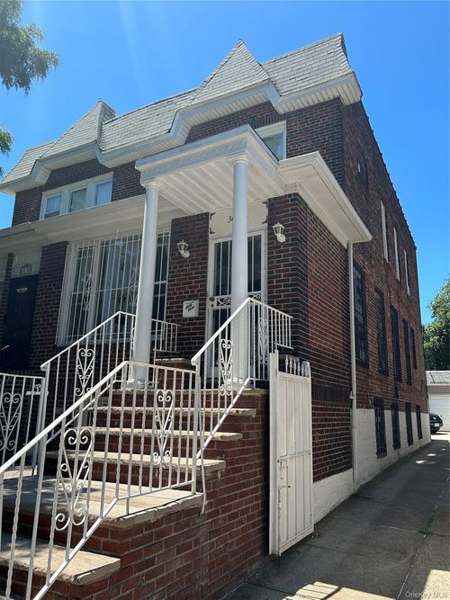 3042 83rd St, East Elmhurst, NY, 11370-1919 | Card Image