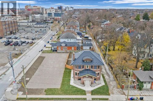 {{alt}} | Card Image