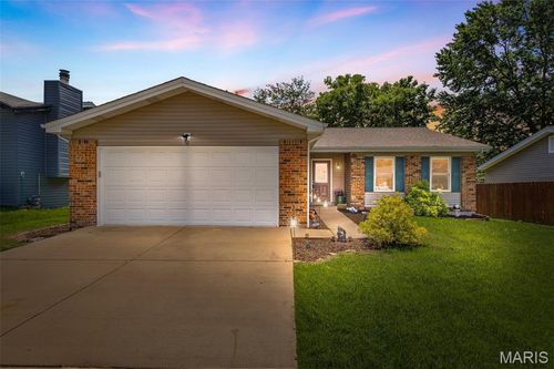 9 Southwinds Dr, Saint Peters, MO, 63376-1144 | Card Image