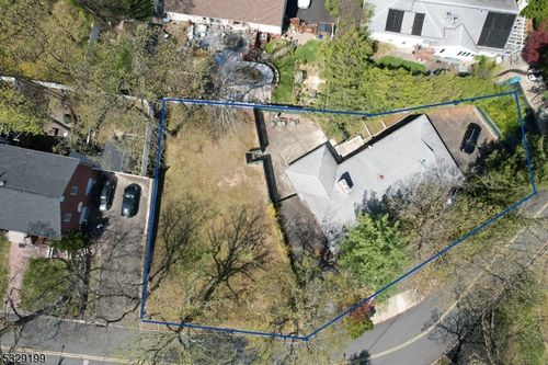 27 Edgemont Rd, West Orange, NJ, 07052-2036 | Card Image
