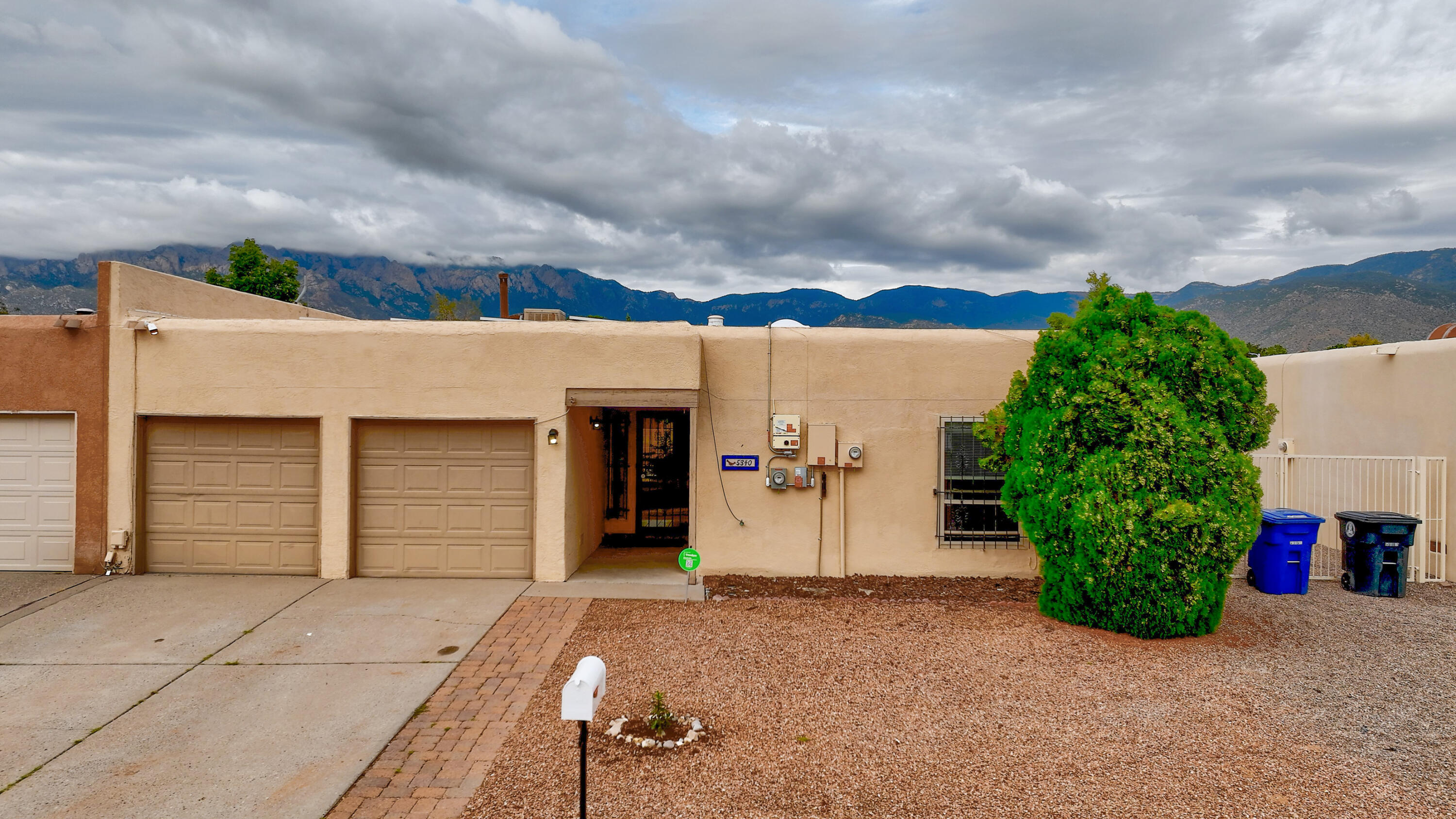 Thomas Pl, Albuquerque, NM 87111