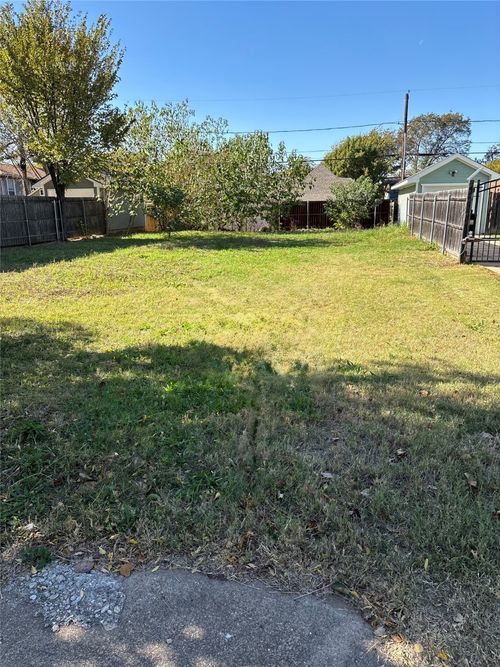 1712 Lipscomb St, Fort Worth, TX, 76110-1456 | Card Image