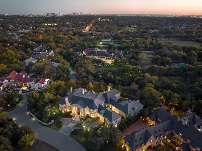 10617 Bridge Hollow Ct, House other with 6 bedrooms, 10 bathrooms and null parking in Dallas TX | Image 40