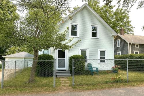 9 10th St, Onset, MA, 02558-1530 | Card Image