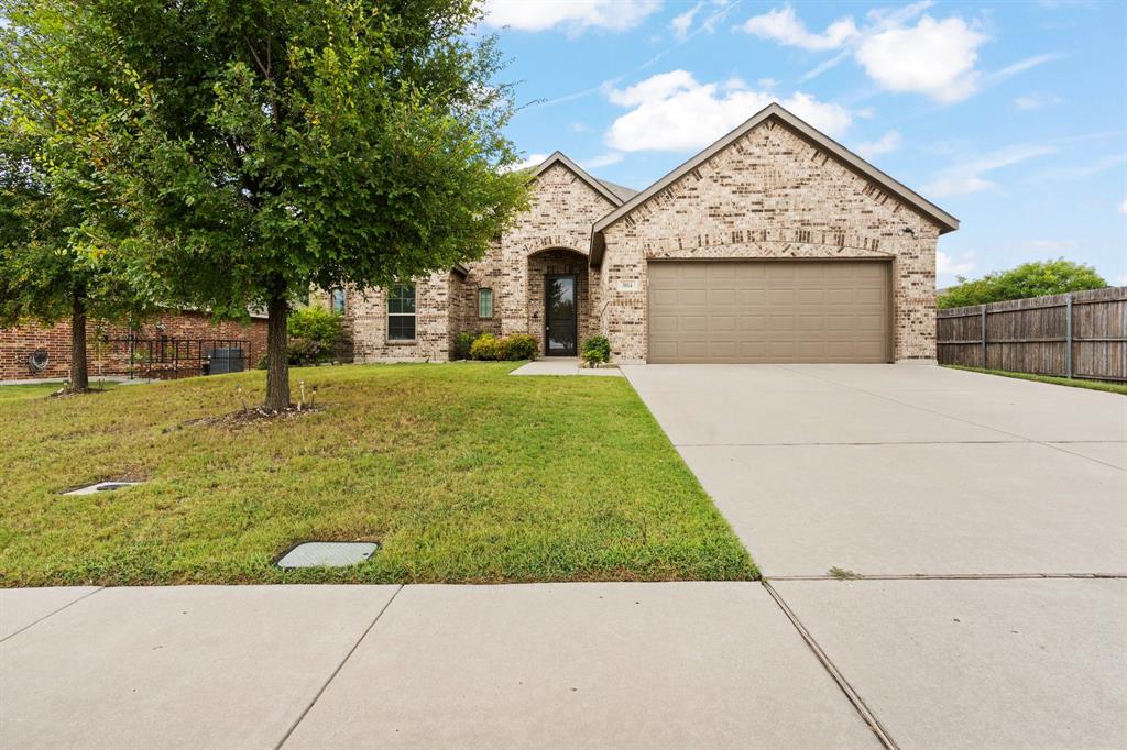 Hyde Park Dr, Midlothian, TX 76065