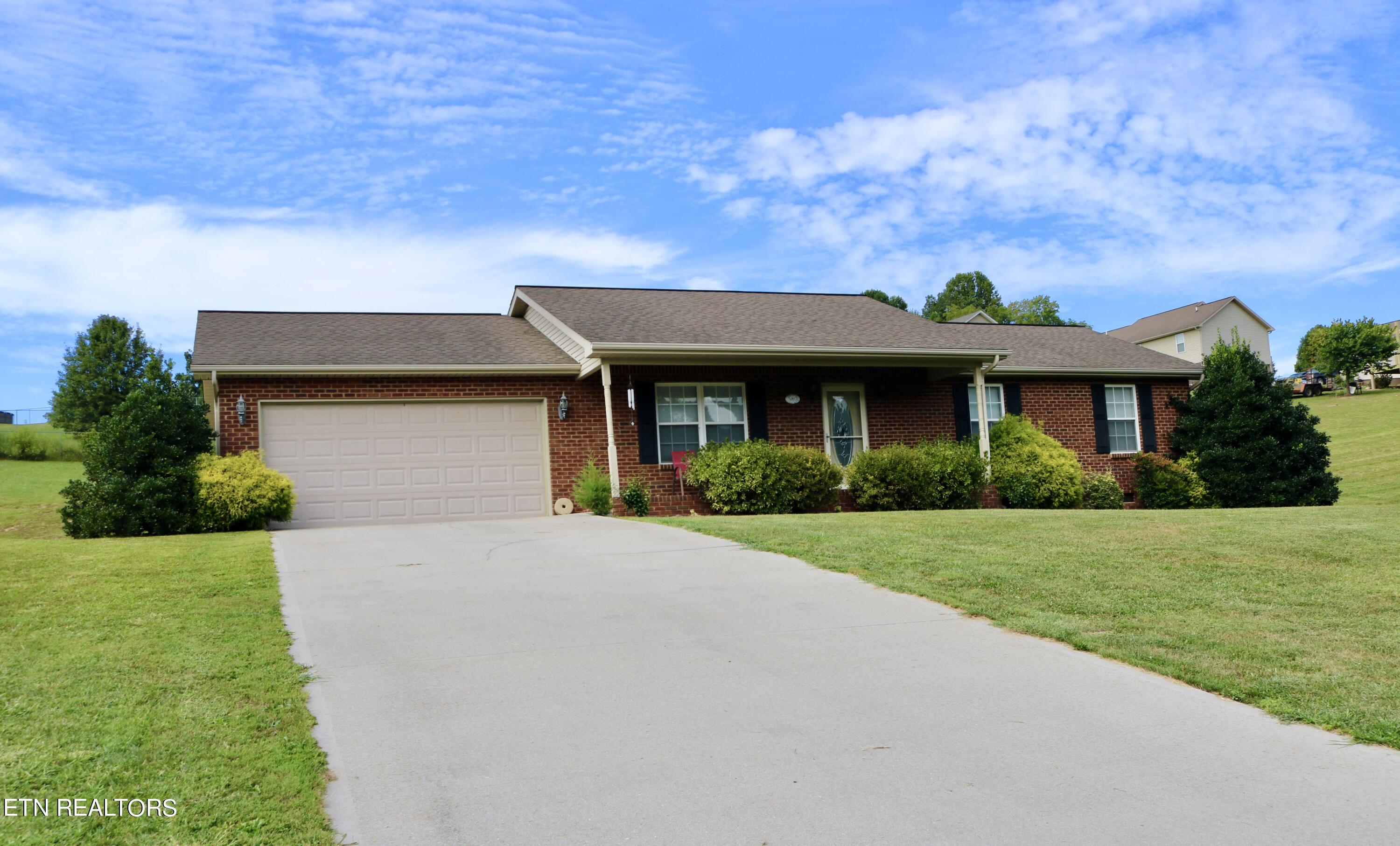 Altina Cir, New Tazewell, TN 37825