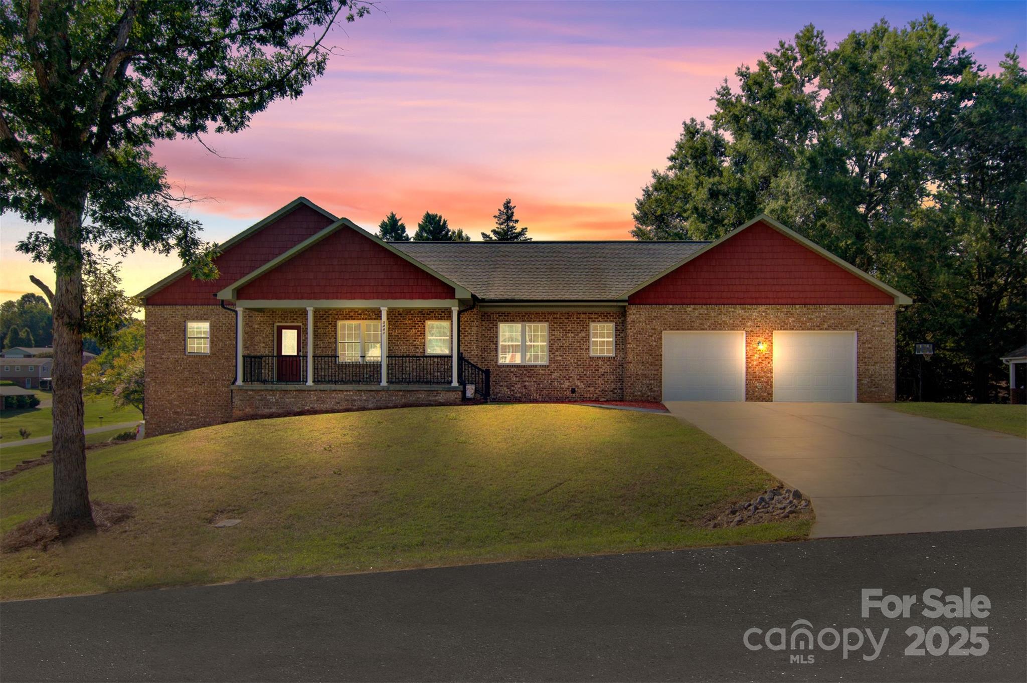 Suttlemyre Ln, Hickory, NC 28601