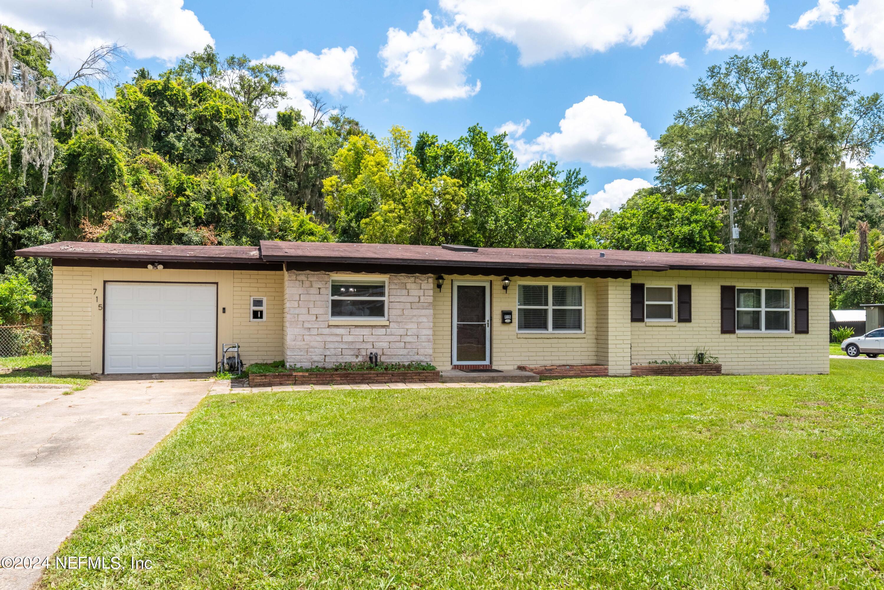 Kasimir Dr, Jacksonville, FL 32211