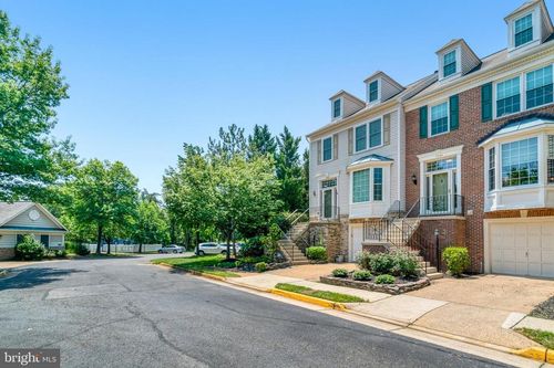 7044 Fieldhurst Ct, ALEXANDRIA, VA, 22315-5631 | Card Image
