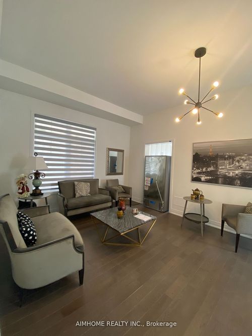 2130 Royal Gala Cir, Mississauga, ON, L4Y0H2 | Card Image