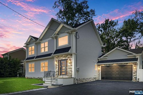 17 Blake Dr, Clark, NJ, 07066-1646 | Card Image