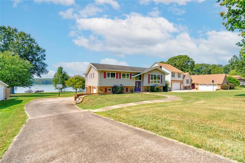 152 Northshore Dr, Cherryville, NC, 28021-8314 | Card Image