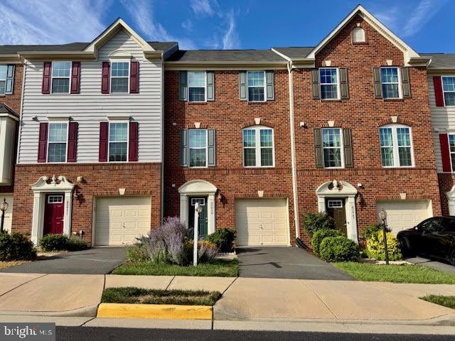 Residential Lease in STERLING