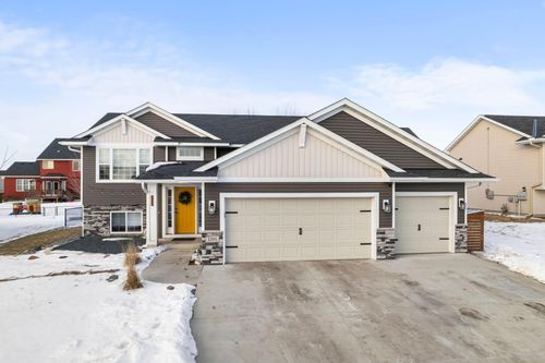 1205 Tikalsky St Se, New Prague, MN, 56071-4804 | Card Image