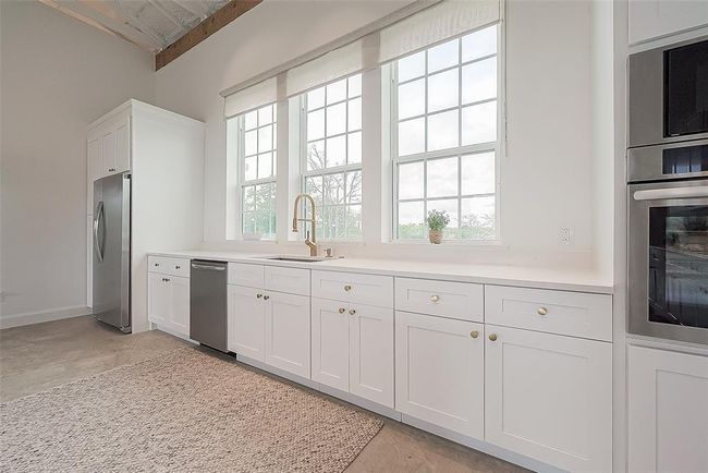 1295 Brazos River Rd, Home with 5 bedrooms, 6 bathrooms and 4 parking in Freeport TX | Image 9